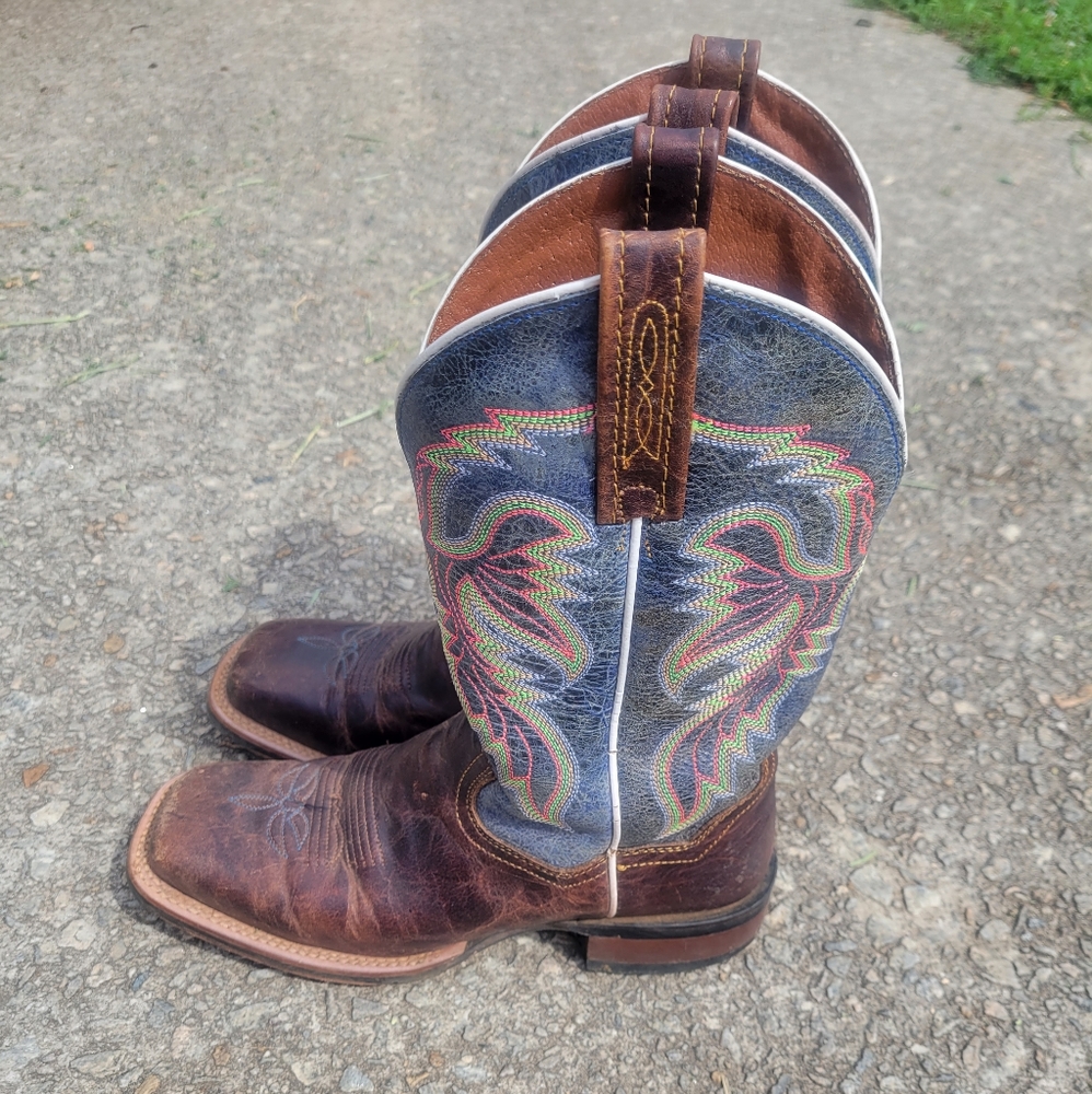 Dan Post size 7
